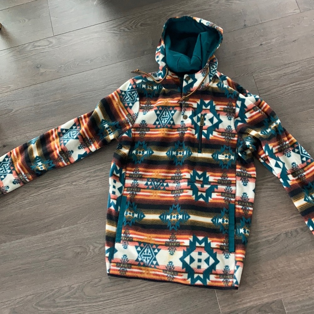 Dravis men’s hoodie sweater size medium .